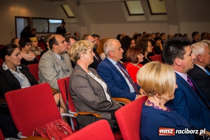 Zdjęcie w galerii na portalu naszraciborz.pl: Powiatowe obchody Dnia Edukacji Narodowej na Zamku Piastowskim wiadomości z regionu