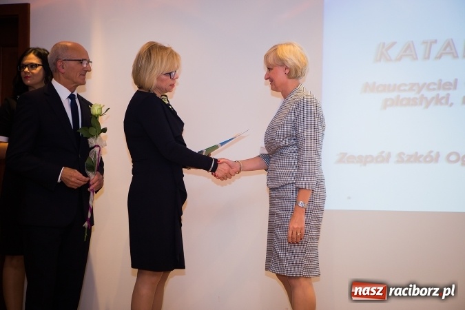 Zdjęcie w galerii na portalu naszraciborz.pl: Powiatowe obchody Dnia Edukacji Narodowej na Zamku Piastowskim wiadomości z regionu