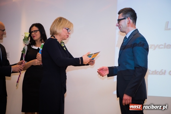 Zdjęcie w galerii na portalu naszraciborz.pl: Powiatowe obchody Dnia Edukacji Narodowej na Zamku Piastowskim wiadomości z regionu