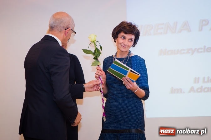 Zdjęcie w galerii na portalu naszraciborz.pl: Powiatowe obchody Dnia Edukacji Narodowej na Zamku Piastowskim wiadomości z regionu