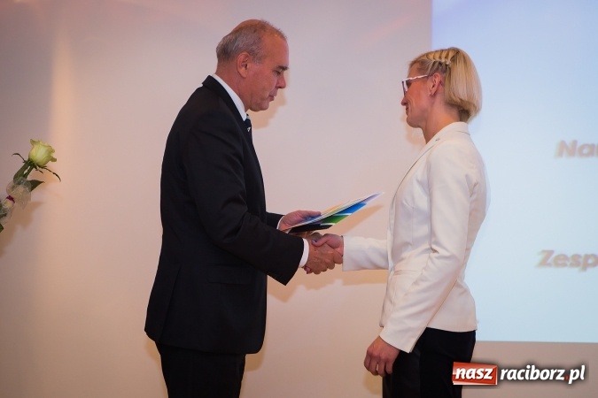 Zdjęcie w galerii na portalu naszraciborz.pl: Powiatowe obchody Dnia Edukacji Narodowej na Zamku Piastowskim wiadomości z regionu