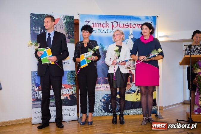 Zdjęcie w galerii na portalu naszraciborz.pl: Powiatowe obchody Dnia Edukacji Narodowej na Zamku Piastowskim wiadomości z regionu