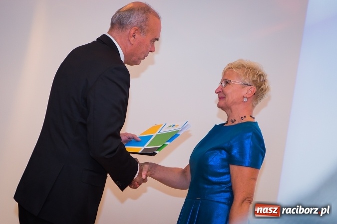 Zdjęcie w galerii na portalu naszraciborz.pl: Powiatowe obchody Dnia Edukacji Narodowej na Zamku Piastowskim wiadomości z regionu