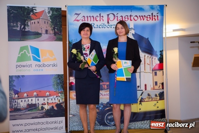 Zdjęcie w galerii na portalu naszraciborz.pl: Powiatowe obchody Dnia Edukacji Narodowej na Zamku Piastowskim wiadomości z regionu