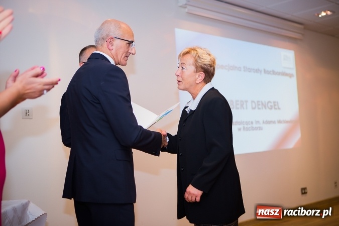 Zdjęcie w galerii na portalu naszraciborz.pl: Powiatowe obchody Dnia Edukacji Narodowej na Zamku Piastowskim wiadomości z regionu