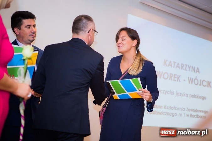 Zdjęcie w galerii na portalu naszraciborz.pl: Powiatowe obchody Dnia Edukacji Narodowej na Zamku Piastowskim wiadomości z regionu