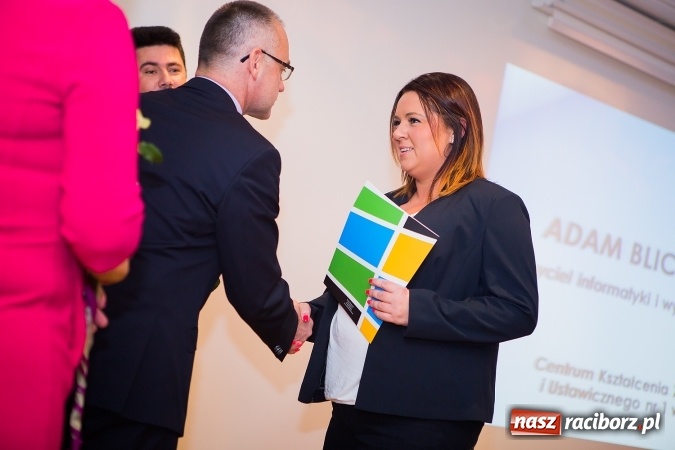 Zdjęcie w galerii na portalu naszraciborz.pl: Powiatowe obchody Dnia Edukacji Narodowej na Zamku Piastowskim wiadomości z regionu