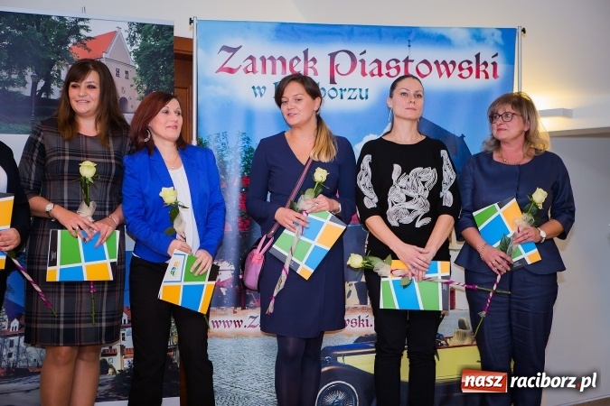 Zdjęcie w galerii na portalu naszraciborz.pl: Powiatowe obchody Dnia Edukacji Narodowej na Zamku Piastowskim wiadomości z regionu