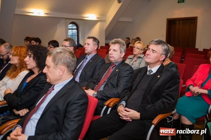 Zdjęcie w galerii na portalu naszraciborz.pl: Powiatowe obchody Dnia Edukacji Narodowej na Zamku Piastowskim wiadomości z regionu