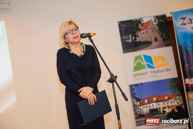 Zdjęcie w galerii na portalu naszraciborz.pl: Powiatowe obchody Dnia Edukacji Narodowej na Zamku Piastowskim wiadomości z regionu