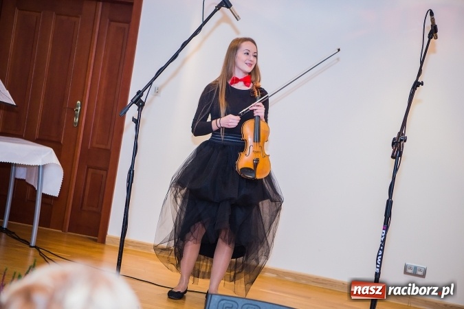 Zdjęcie w galerii na portalu naszraciborz.pl: Powiatowe obchody Dnia Edukacji Narodowej na Zamku Piastowskim wiadomości z regionu