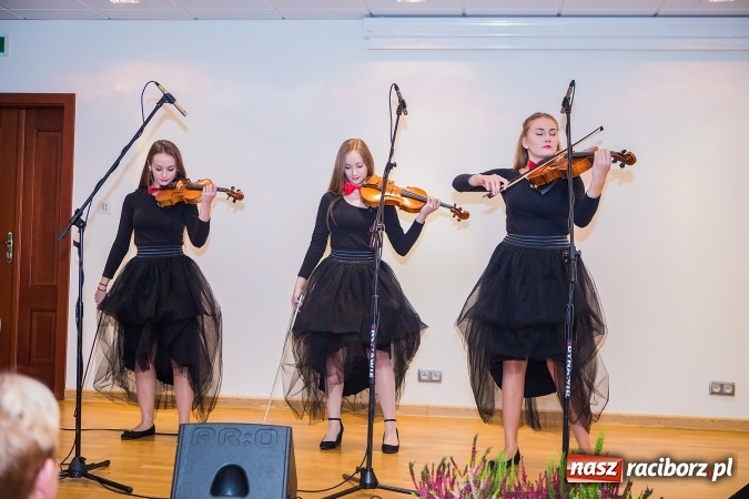 Zdjęcie w galerii na portalu naszraciborz.pl: Powiatowe obchody Dnia Edukacji Narodowej na Zamku Piastowskim wiadomości z regionu