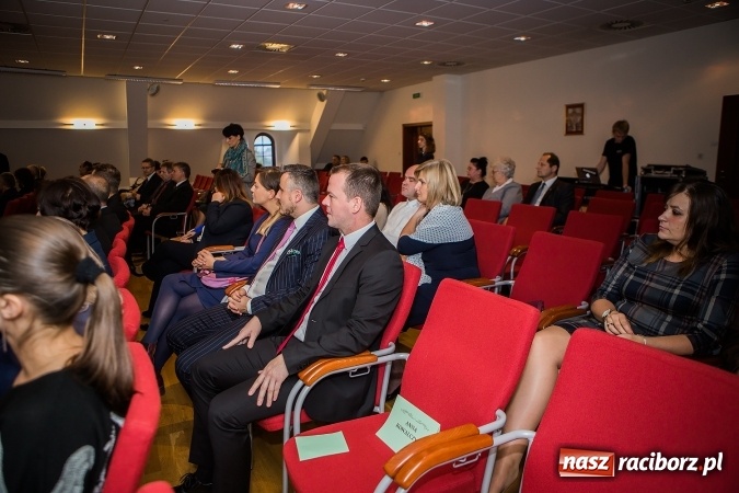 Zdjęcie w galerii na portalu naszraciborz.pl: Powiatowe obchody Dnia Edukacji Narodowej na Zamku Piastowskim wiadomości z regionu