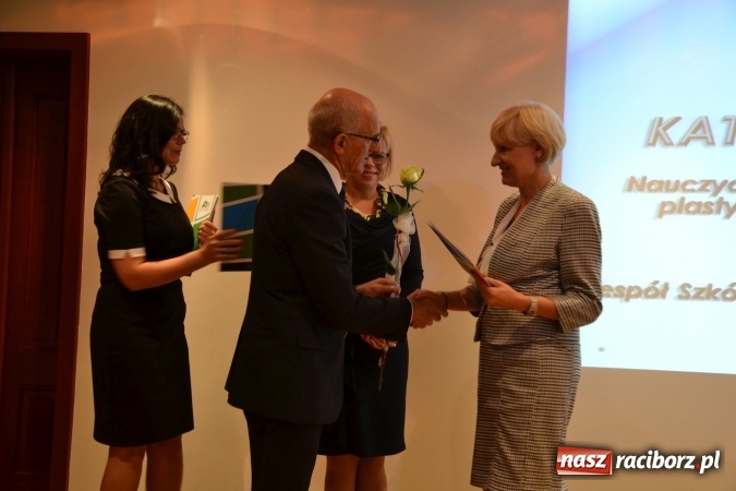 Zdjęcie w galerii na portalu naszraciborz.pl: Powiatowe obchody Dnia Edukacji Narodowej na Zamku Piastowskim wiadomości z regionu