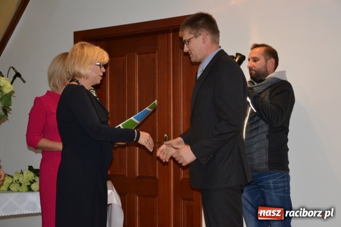 Zdjęcie w galerii na portalu naszraciborz.pl: Powiatowe obchody Dnia Edukacji Narodowej na Zamku Piastowskim wiadomości z regionu