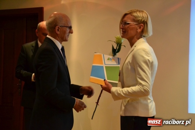 Zdjęcie w galerii na portalu naszraciborz.pl: Powiatowe obchody Dnia Edukacji Narodowej na Zamku Piastowskim wiadomości z regionu