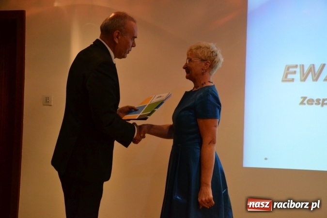 Zdjęcie w galerii na portalu naszraciborz.pl: Powiatowe obchody Dnia Edukacji Narodowej na Zamku Piastowskim wiadomości z regionu