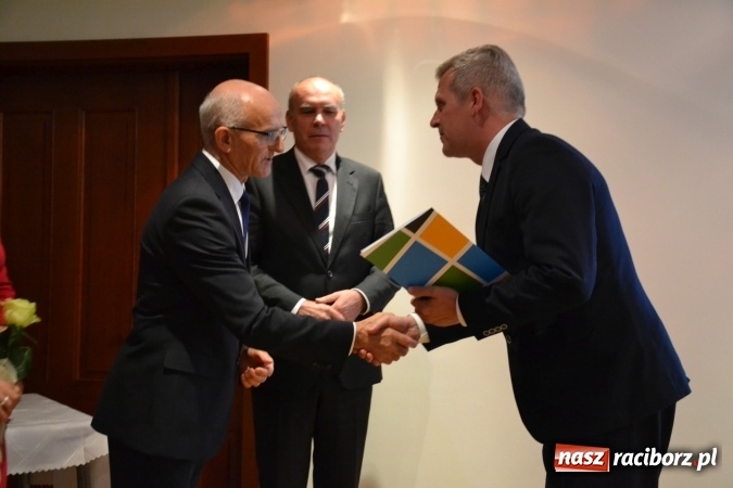 Zdjęcie w galerii na portalu naszraciborz.pl: Powiatowe obchody Dnia Edukacji Narodowej na Zamku Piastowskim wiadomości z regionu