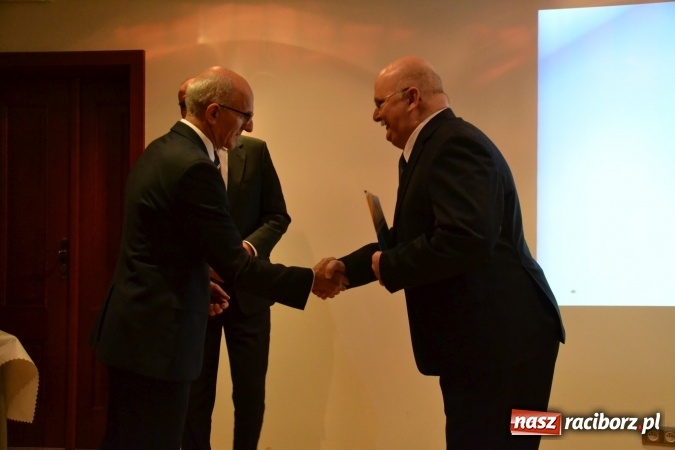 Zdjęcie w galerii na portalu naszraciborz.pl: Powiatowe obchody Dnia Edukacji Narodowej na Zamku Piastowskim wiadomości z regionu