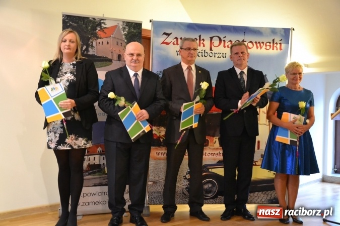 Zdjęcie w galerii na portalu naszraciborz.pl: Powiatowe obchody Dnia Edukacji Narodowej na Zamku Piastowskim wiadomości z regionu