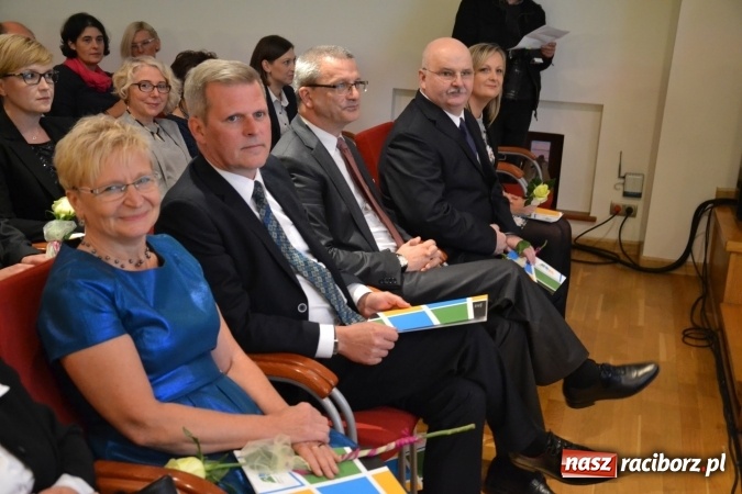 Zdjęcie w galerii na portalu naszraciborz.pl: Powiatowe obchody Dnia Edukacji Narodowej na Zamku Piastowskim wiadomości z regionu