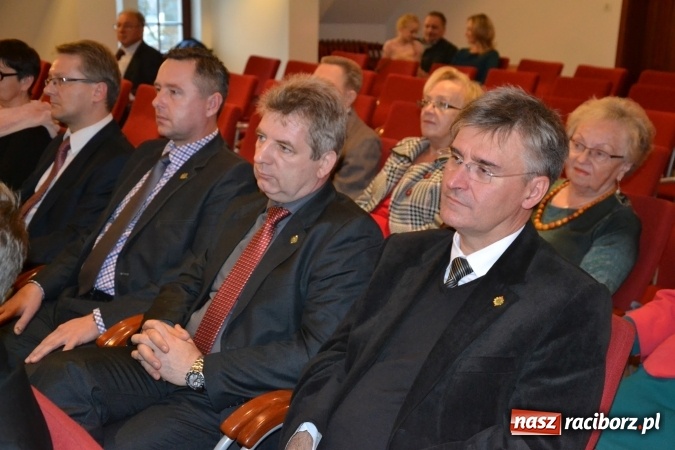 Zdjęcie w galerii na portalu naszraciborz.pl: Powiatowe obchody Dnia Edukacji Narodowej na Zamku Piastowskim wiadomości z regionu