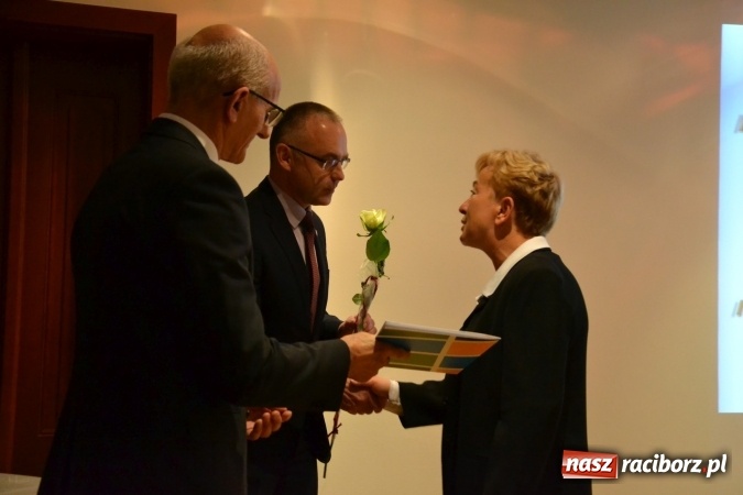 Zdjęcie w galerii na portalu naszraciborz.pl: Powiatowe obchody Dnia Edukacji Narodowej na Zamku Piastowskim wiadomości z regionu