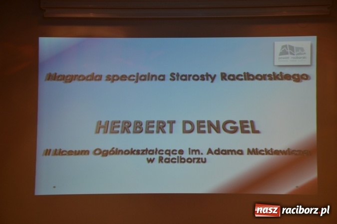 Zdjęcie w galerii na portalu naszraciborz.pl: Powiatowe obchody Dnia Edukacji Narodowej na Zamku Piastowskim wiadomości z regionu