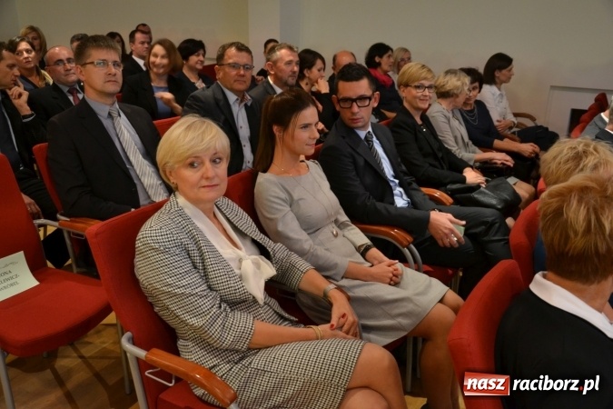 Zdjęcie w galerii na portalu naszraciborz.pl: Powiatowe obchody Dnia Edukacji Narodowej na Zamku Piastowskim wiadomości z regionu