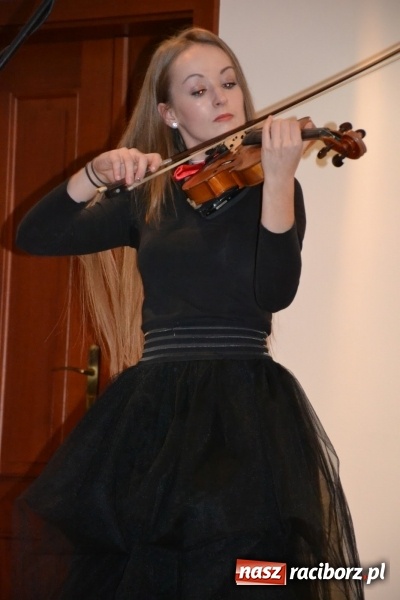 Zdjęcie w galerii na portalu naszraciborz.pl: Powiatowe obchody Dnia Edukacji Narodowej na Zamku Piastowskim wiadomości z regionu