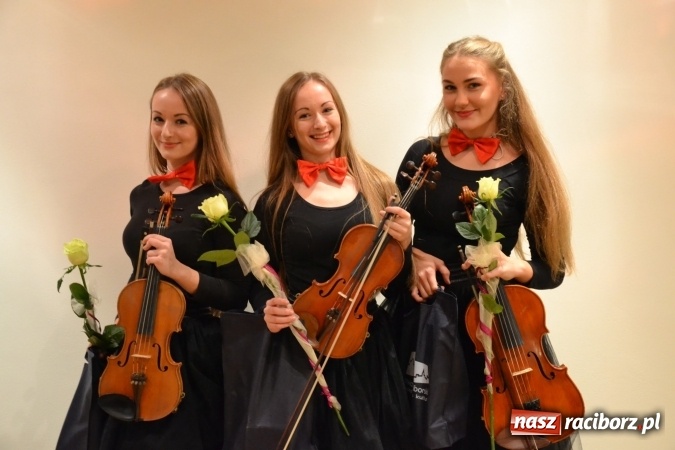 Zdjęcie w galerii na portalu naszraciborz.pl: Powiatowe obchody Dnia Edukacji Narodowej na Zamku Piastowskim wiadomości z regionu