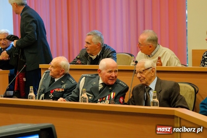 Zdjęcie w galerii na portalu naszraciborz.pl: Nie zamykajmy się w kleszczach strachu, otwórzmy się na świat. Marszałek senior Kornel Morawiecki na jubileuszu Dobra Ojczyzny wiadomości z regionu