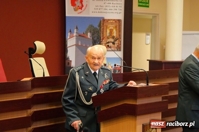 Zdjęcie w galerii na portalu naszraciborz.pl: Nie zamykajmy się w kleszczach strachu, otwórzmy się na świat. Marszałek senior Kornel Morawiecki na jubileuszu Dobra Ojczyzny wiadomości z regionu