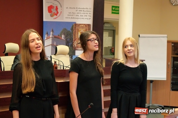 Zdjęcie w galerii na portalu naszraciborz.pl: Nie zamykajmy się w kleszczach strachu, otwórzmy się na świat. Marszałek senior Kornel Morawiecki na jubileuszu Dobra Ojczyzny wiadomości z regionu