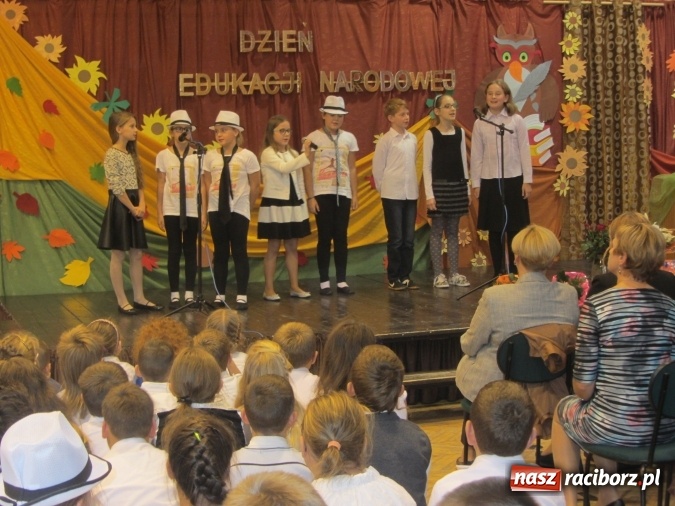 Zdjęcie w galerii na portalu naszraciborz.pl: Święto Edukacji Narodowej w Krzanowicach wiadomości z regionu