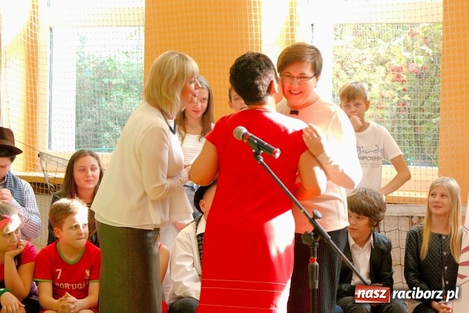 Zdjęcie w galerii na portalu naszraciborz.pl: Koncert życzeń z okazji Dnia Nauczyciela w SP13 wiadomości z regionu