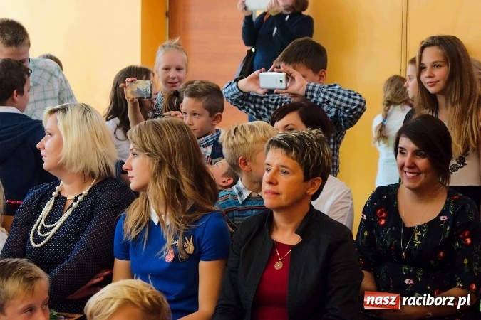 Zdjęcie w galerii na portalu naszraciborz.pl: Koncert życzeń z okazji Dnia Nauczyciela w SP13 wiadomości z regionu