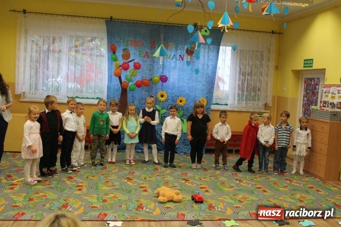 Zdjęcie w galerii na portalu naszraciborz.pl: Uroczyste pasowanie w Przedszkolu im. Kubusia Puchatka w Raciborzu-Sudole wiadomości z regionu