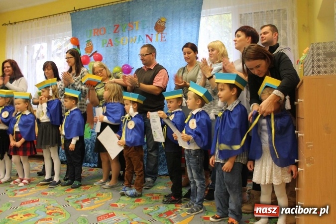 Zdjęcie w galerii na portalu naszraciborz.pl: Uroczyste pasowanie w Przedszkolu im. Kubusia Puchatka w Raciborzu-Sudole wiadomości z regionu