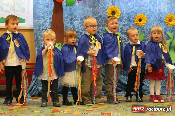 Zdjęcie w galerii na portalu naszraciborz.pl: Uroczyste pasowanie w Przedszkolu im. Kubusia Puchatka w Raciborzu-Sudole wiadomości z regionu