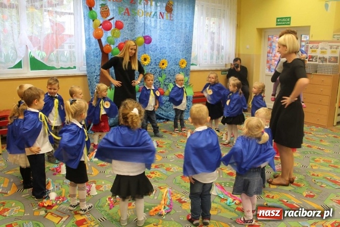 Zdjęcie w galerii na portalu naszraciborz.pl: Uroczyste pasowanie w Przedszkolu im. Kubusia Puchatka w Raciborzu-Sudole wiadomości z regionu