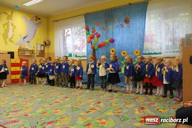 Zdjęcie w galerii na portalu naszraciborz.pl: Uroczyste pasowanie w Przedszkolu im. Kubusia Puchatka w Raciborzu-Sudole wiadomości z regionu