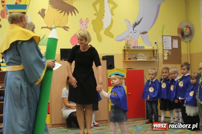 Zdjęcie w galerii na portalu naszraciborz.pl: Uroczyste pasowanie w Przedszkolu im. Kubusia Puchatka w Raciborzu-Sudole wiadomości z regionu