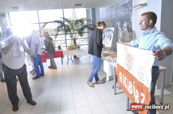 Zdjęcie w galerii na portalu naszraciborz.pl: Olimpijski akcent podczas Polskiej Ligi Pływackiej  wiadomości z regionu