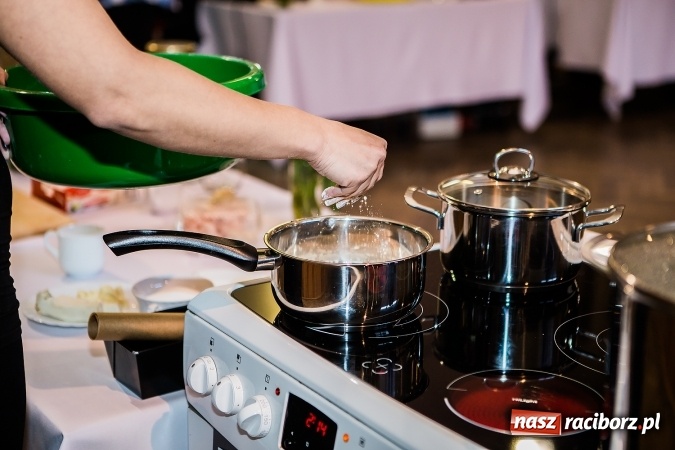 Zdjęcie w galerii na portalu naszraciborz.pl: Druga edycja warsztat&oacute;w kulinarnych w DK Krzanowice wiadomości z regionu