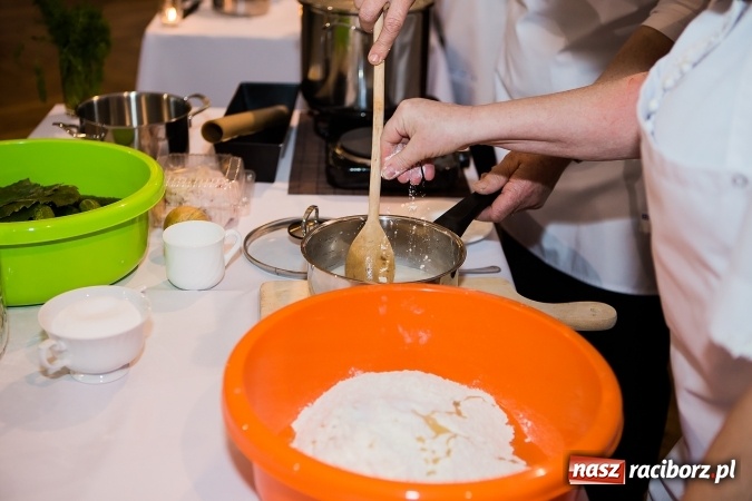 Zdjęcie w galerii na portalu naszraciborz.pl: Druga edycja warsztat&oacute;w kulinarnych w DK Krzanowice wiadomości z regionu