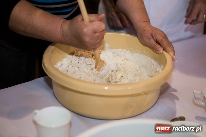 Zdjęcie w galerii na portalu naszraciborz.pl: Druga edycja warsztat&oacute;w kulinarnych w DK Krzanowice wiadomości z regionu