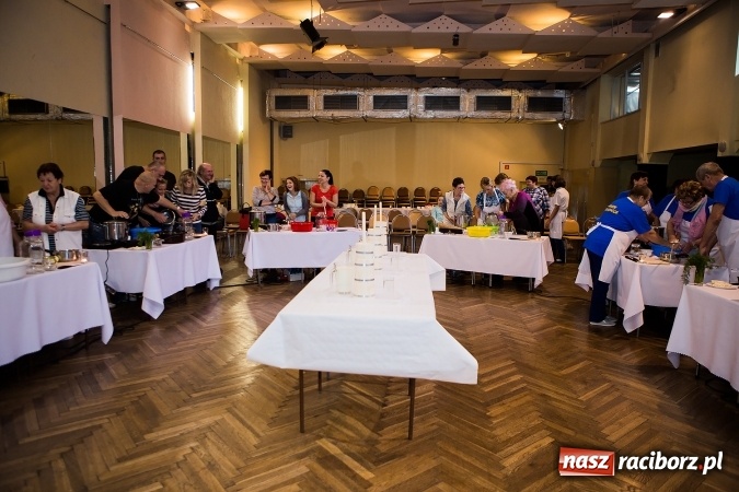 Zdjęcie w galerii na portalu naszraciborz.pl: Druga edycja warsztat&oacute;w kulinarnych w DK Krzanowice wiadomości z regionu