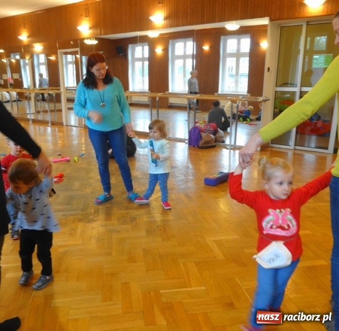Zdjęcie w galerii na portalu naszraciborz.pl: Piękna jesień u maluchów w RCK wiadomości z regionu