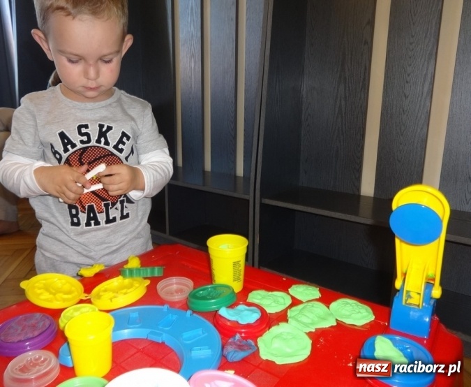 Zdjęcie w galerii na portalu naszraciborz.pl: Piękna jesień u maluchów w RCK wiadomości z regionu